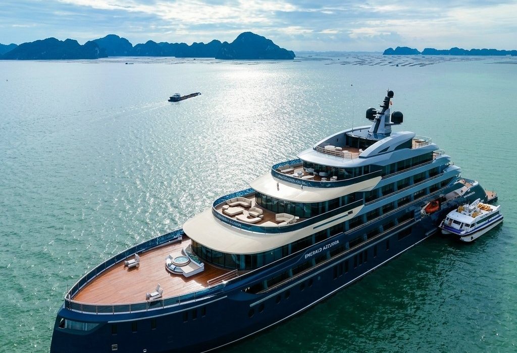 Du thuyền Emerald Azzurra